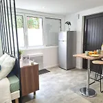 Au Petit Palois - Parking Prive - 5min Centre - 2personnes דירה *