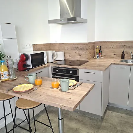 Au Petit Palois - Parking Prive - 5min Centre - 2personnes Apartment