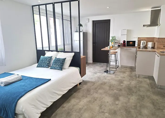 Au Petit Palois - Parking Prive - 5min Centre - 2personnes *