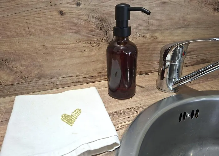 Au Petit Palois - Parking Prive - 5min Centre - 2personnes Apartment